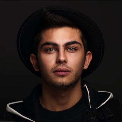 امید احمدیان